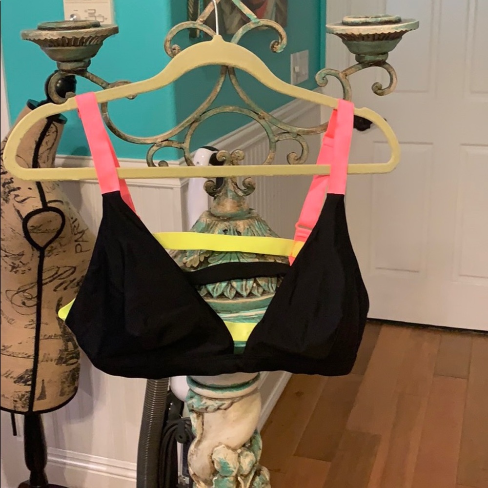 NWOT Swim Top Bikini